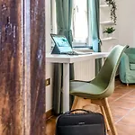 Hostly-maison L'arancio-large House Near The Tower *