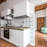 Hostly-maison L'arancio-large House Near The Tower *