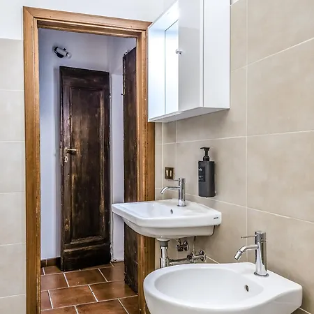 Apartmán Hostly-maison L'arancio-large House Near The Tower *
