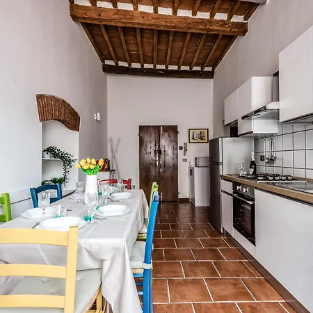 Hostly-maison L'arancio-large House Near The Tower *
