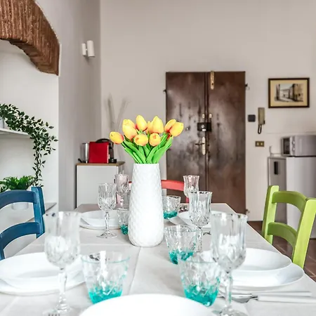 Hostly-maison L'arancio-large House Near The Tower Daire