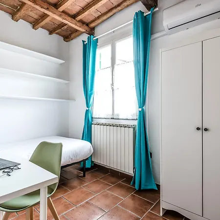 Hostly-maison L'arancio-large House Near The Tower Apartmán *