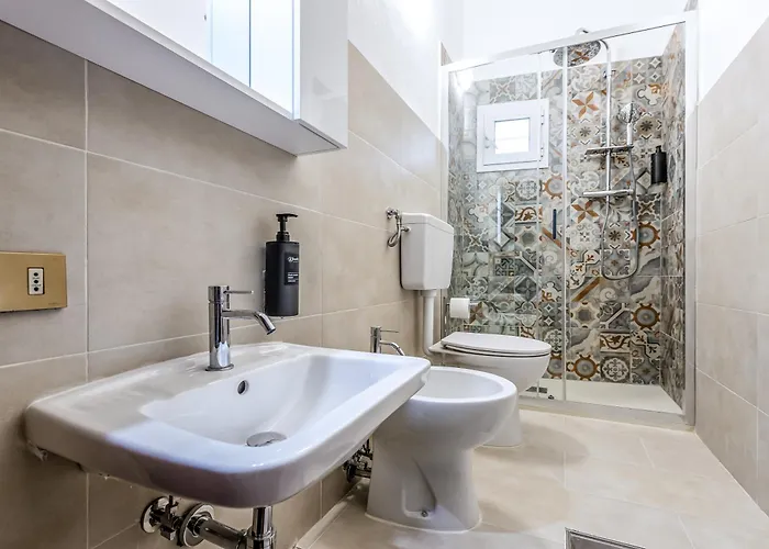 Apartment Hostly-maison L'arancio-large House Near The Tower Pisa