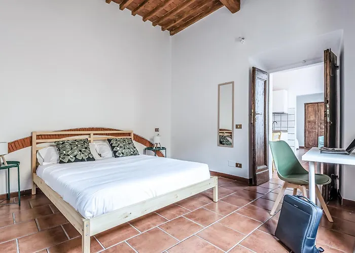 Apartment Hostly-maison L'arancio-large House Near The Tower