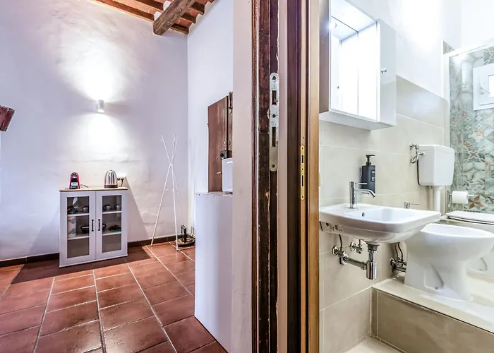 Apartment Hostly-maison L'arancio-large House Near The Tower
