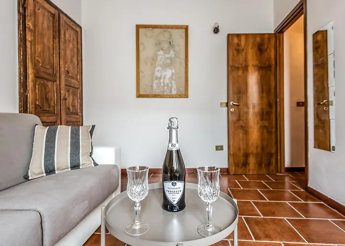 Hostly-maison L'arancio-large House Near The Tower Apartment