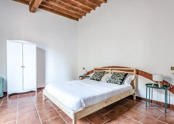 Hostly-maison L'arancio-large House Near The Tower Apartment *